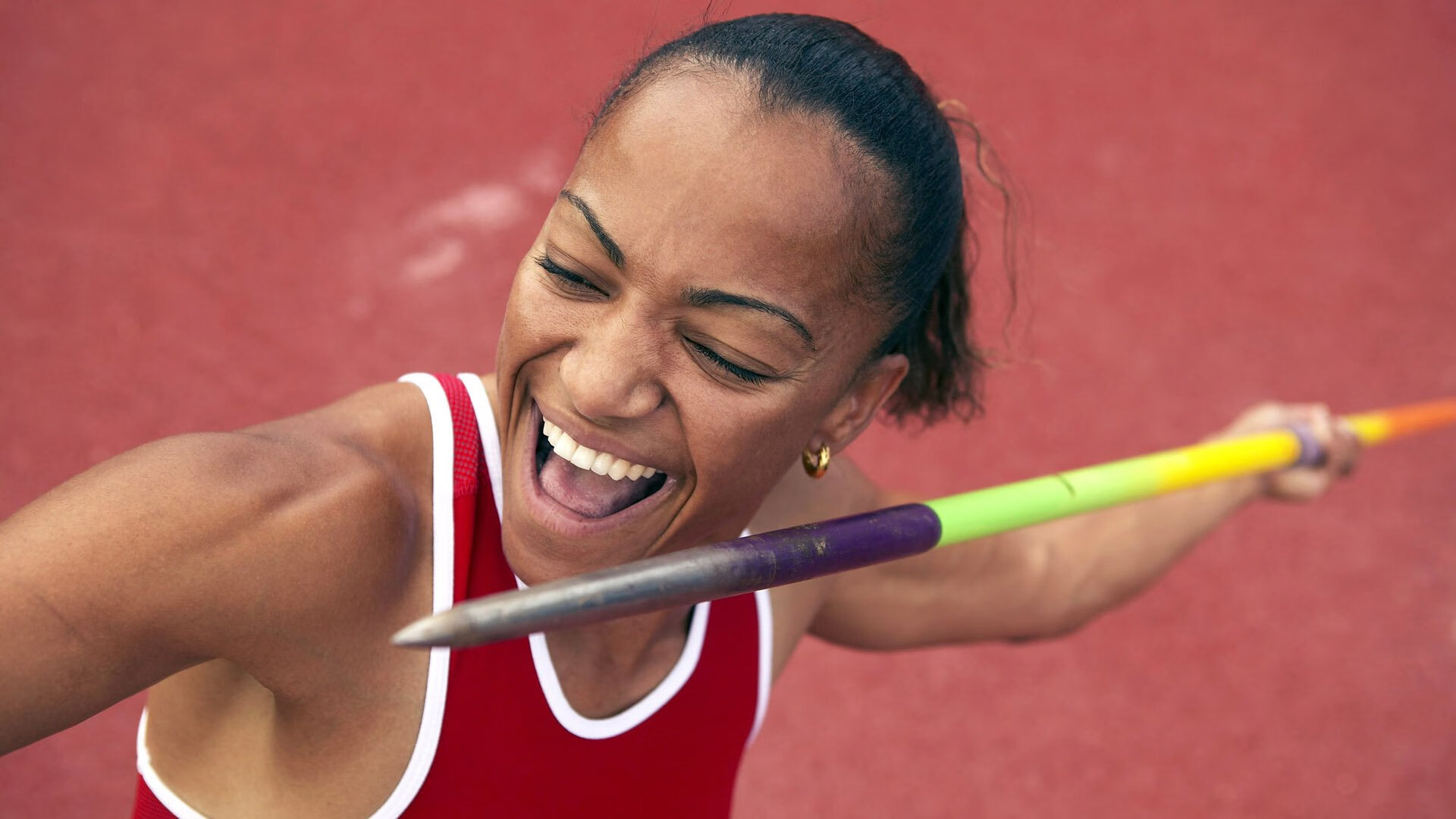 王婷传球技巧精湛助攻多次，王婷运动员